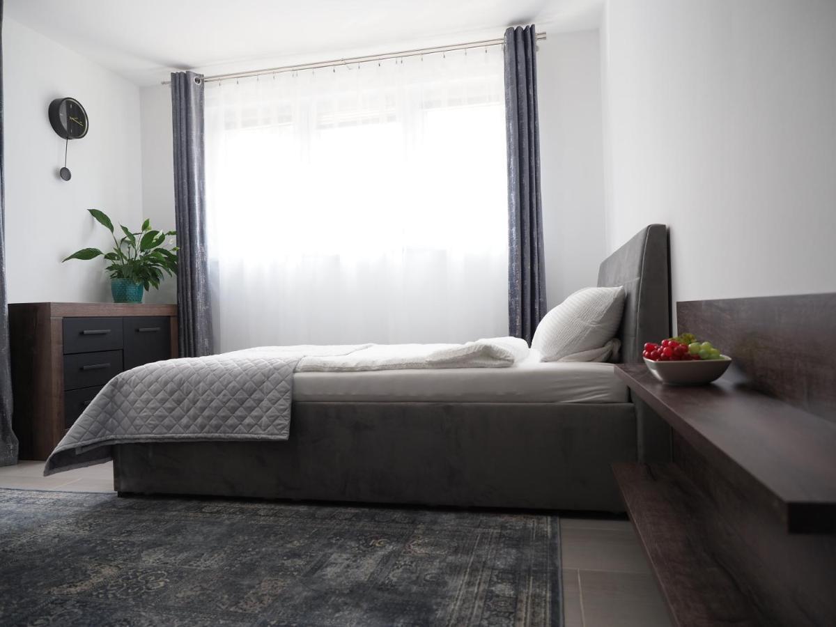 Adobe Apartment - Przytulny I Free Parking ヴロツワフ エクステリア 写真