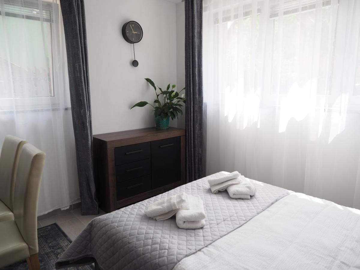 Adobe Apartment - Przytulny I Free Parking ヴロツワフ エクステリア 写真