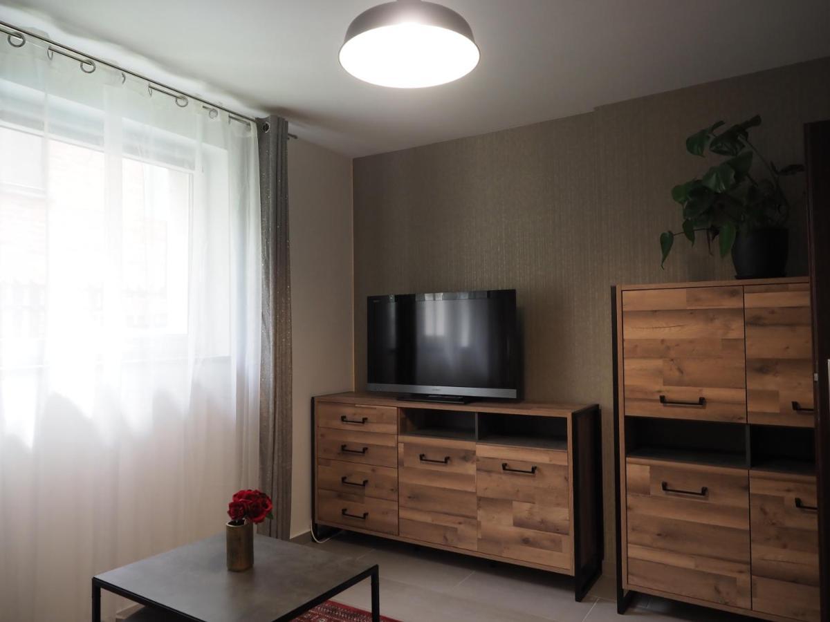 Adobe Apartment - Przytulny I Free Parking ヴロツワフ エクステリア 写真